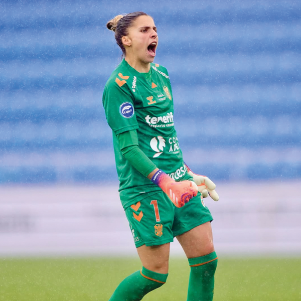 Noelia Ramos: La historia de superación de la "guerrera" del fútbol femenino